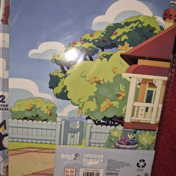 Bluey Sticker Play Scenes Book - Picture 5 of 5